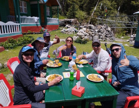manaslu trek food